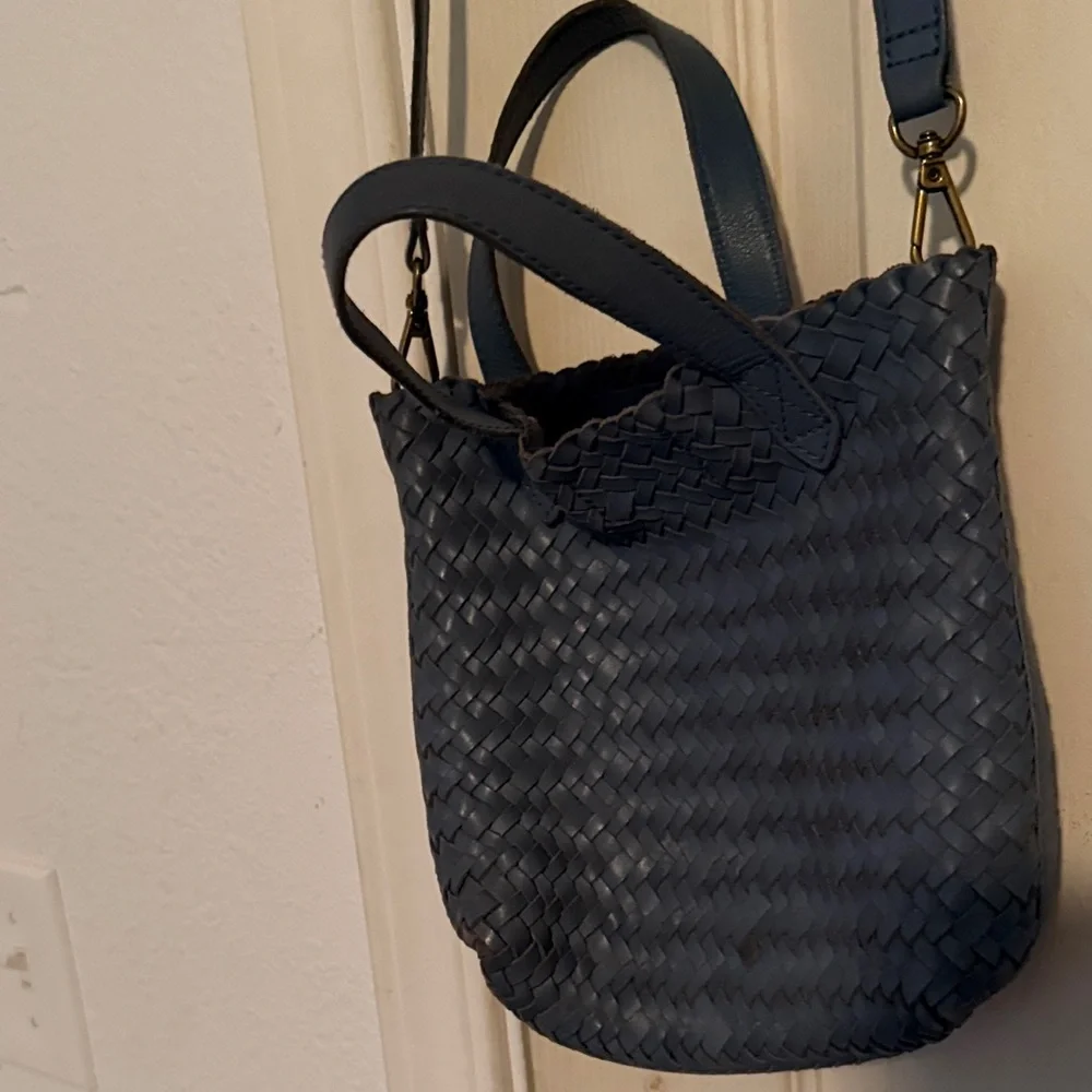 Madewell Woven Crossbody Bag in Dark Gray - Picture 2 of 3